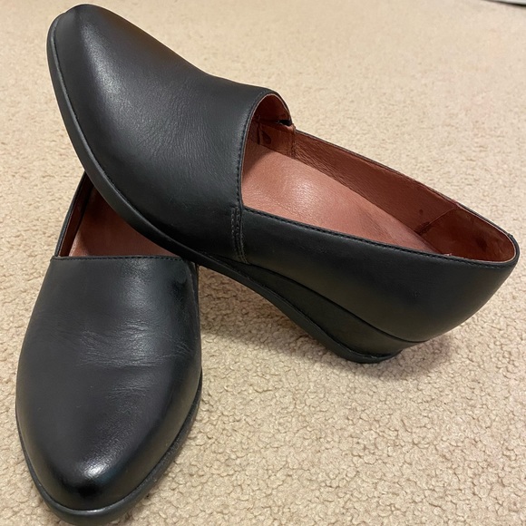 Dansko Black Women’s Wedges - Picture 2 of 6